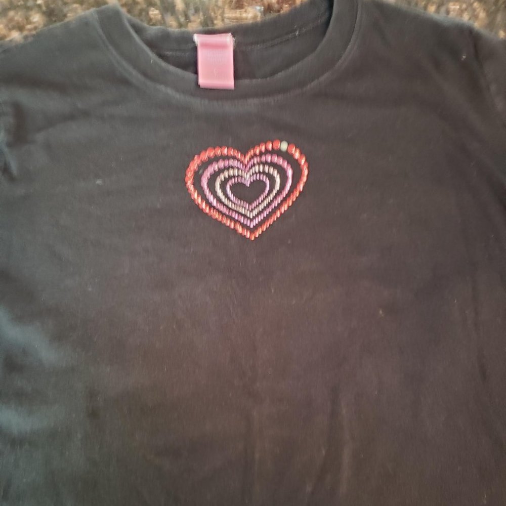 Vintage Valentines Day Heart T-Shirt Size-M